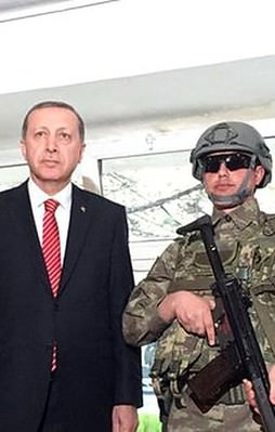 Cumhurbaşkanı'ndan Özel Harekatçılara ziyaret