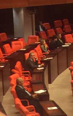 Deniz Baykal yalnız kaldı