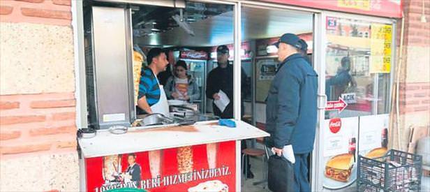 Öğrenciler döneri boykot edecek: Tavuk muyuz?