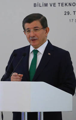 Davutoğlu'ndan önemli açıklamalar