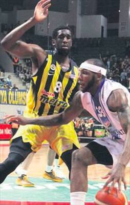 Fenerbahçe kupada yolu yarıladı