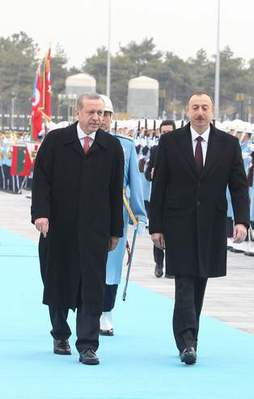 Aliyev: Aziz gardaşım teröre karşı yanındayım