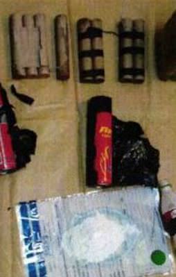 Polis çok sayıda patlayıcı ele geçirdi