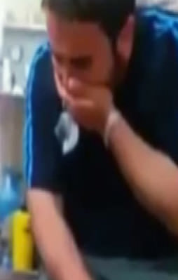 Acıdan kıvranıyor diye tokatladı