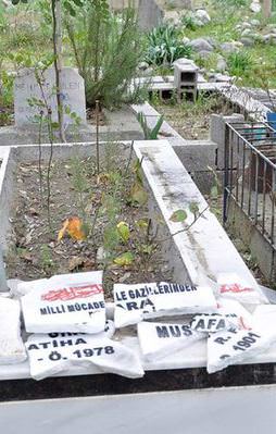 Hatay'da şehit mezarları tahrip edildi