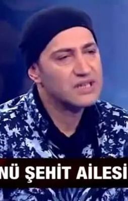 Ödülünü şehit ailesine bağışladı