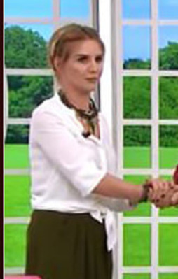 Esra Erol otomobili Mehmetçik Vakfı'na bağışladı