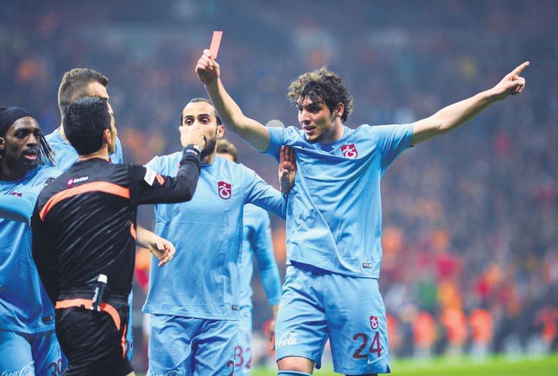 Türk futbolu çetelerden kurtulmalı!