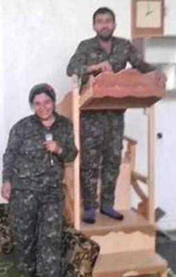 YPG'li teröristler camileri talan etti!