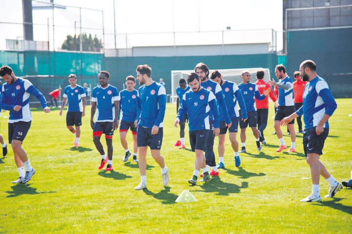 Antalya'nın hocasına izin çıkmadı