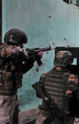 Sur'da PKK'lılar sıkıştırıldı