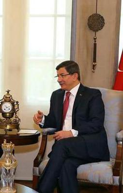 Başbakan Davutoğlu ile Merkel telefonda görüştü