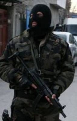 İdil'de terör evine baskın yapıldı