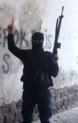 Özel harekat polisinden Erdoğan'a  Kürtçe mesaj