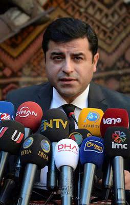 Demirtaş çayını içip evinin yolunu tuttu