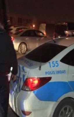 İstanbul'da polis aracına ateş açıldı