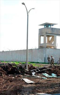 6 terörist firar etti