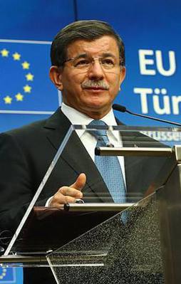 Davutoğlu vizesi seyahat için tarih verdi