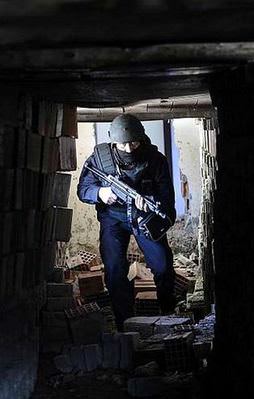 PKK'lı terörist HDP'li vekilden yardım istedi