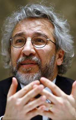 Paralel Can'dan skandal Kadınlar Günü tweeti