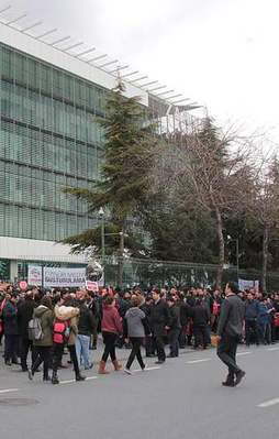 FETÖ Zaman binasını da satmış