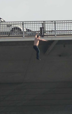 İntihara teşvik eden kadınlar gözaltına alındı