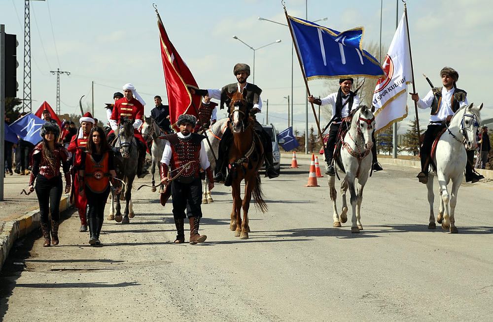 "Diriliş Ertuğrul" ekibine yoğun ilgi-1