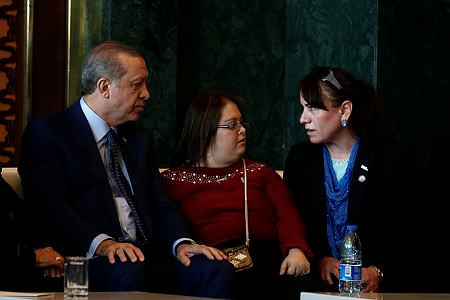 Eşinin yaktığı kadına Cumhurbaşkanı sahip çıktı-1