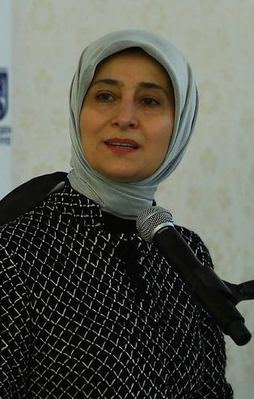 Sare Davutoğlu'ndan şehit aileleriyle duygusal buluşma