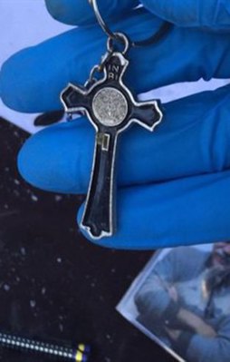 Teröristten haç işareti çıktı