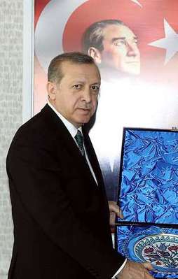 Erdoğan'dan Burdur Belediyesine ziyaret