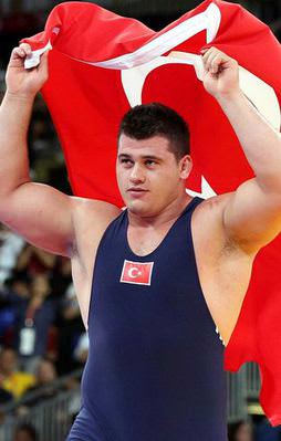 Rıza Kayaalp Avrupa'da tarih yazdı
