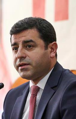 Selo'dan ihanet çağrısı!