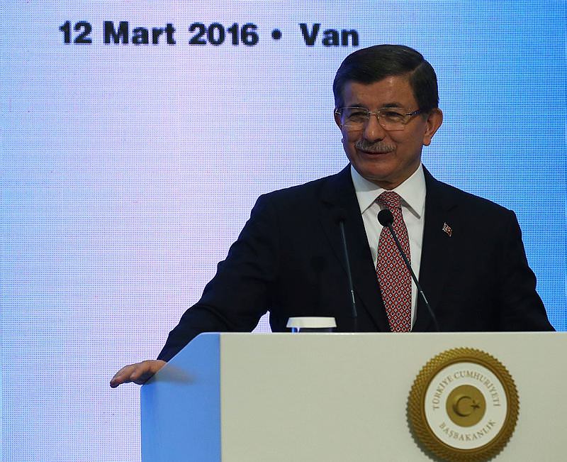 Davutoğlu'ndan müjde üstüne müjde