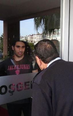 YGS'ye gireceği okulda kilitli kaldı