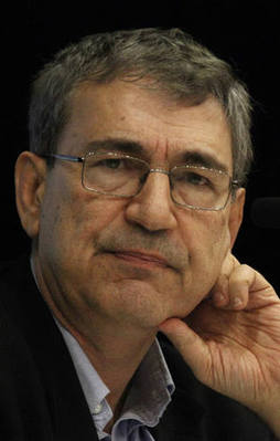 Orhan Pamuk dayanamadı