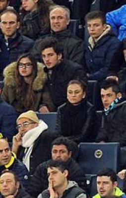 Taraftarlar teröre tepki gösterdi