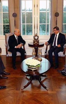 Başbakan Davutoğlu ile MHP lideri Bahçeli bir araya geldi