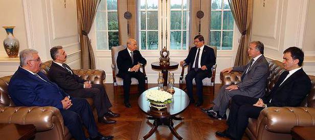 Başbakan Davutoğlu ile MHP lideri Bahçeli bir araya geldi