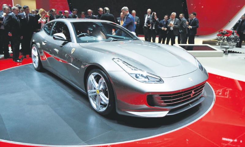 2.2 milyonluk Ferrari Ekim'de geliyor