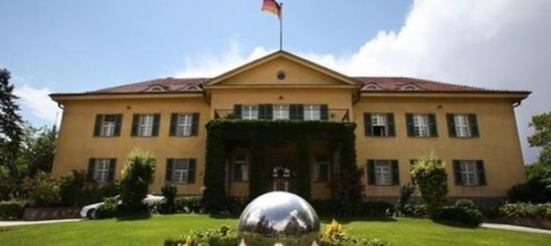 Almanya Türkiye’deki okulunu ve büyükelçiliğini kapattı