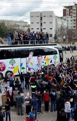 Demirtaş'ı 100 kişi dinledi