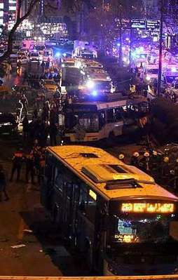 Canlı bombanın cesedi ortada kaldı