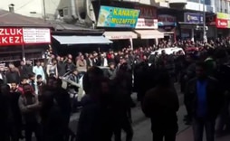 PKK yandaşları cuma hutbesini protesto etti