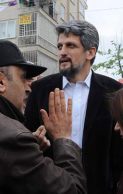 Polisten HDP'li vekile tokat gibi yanıt