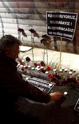Beyoğlu esnafından teröre tepki