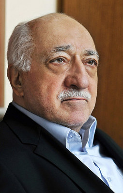 İlk maaşlar FETÖ lideri Gülen'e