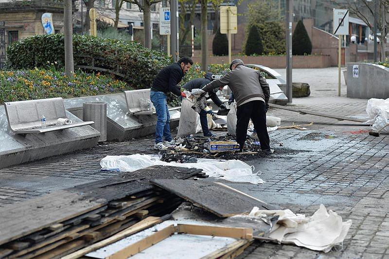 Brüksel'deki terör örgütü çadırı kaldırıldı-1