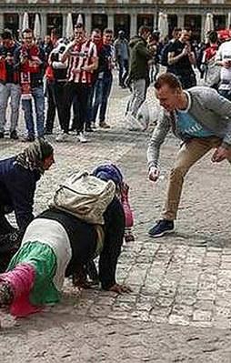 PSV taraftarlarına ceza