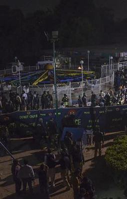 Pakistan'da lunaparkta bombalı saldırı!